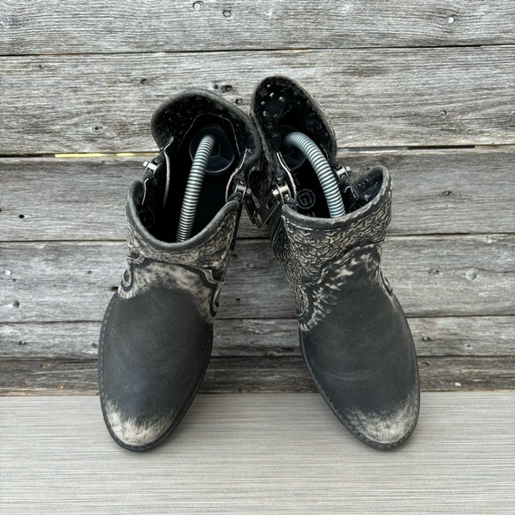 Corral Black and Gray Ankle Boots - Picture 6 of 9